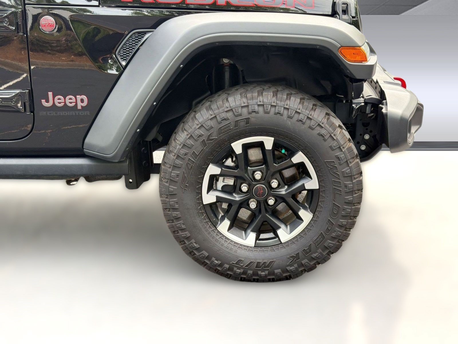 Used 2025 Jeep Gladiator Rubicon w/ Technology Group AWD/4WD image 34