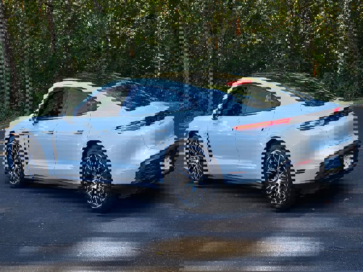Used 2023 Porsche Taycan image 4