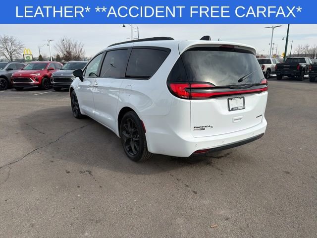 Used 2025 Chrysler Pacifica Limited image 9