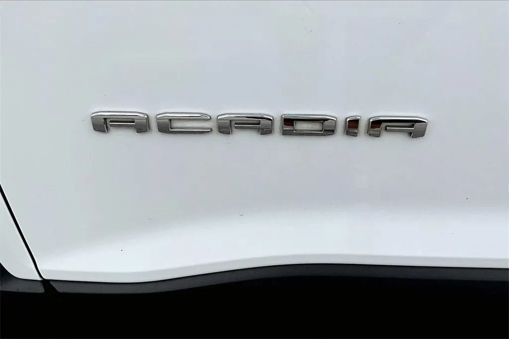 Used 2021 GMC Acadia SLE w/ Driver Convenience Package image 8