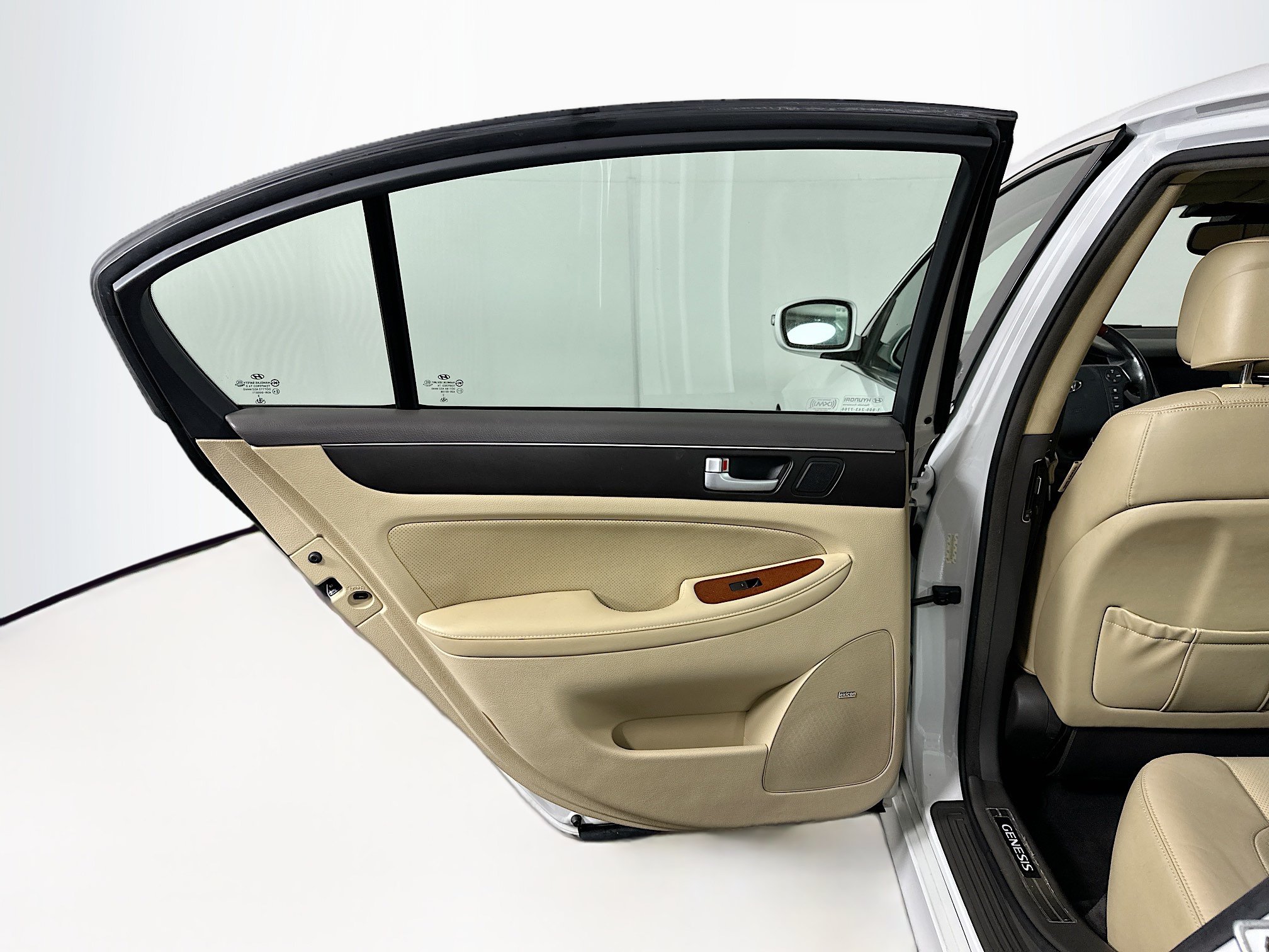 Used 2012 Hyundai Genesis 4.6 RWD image 27