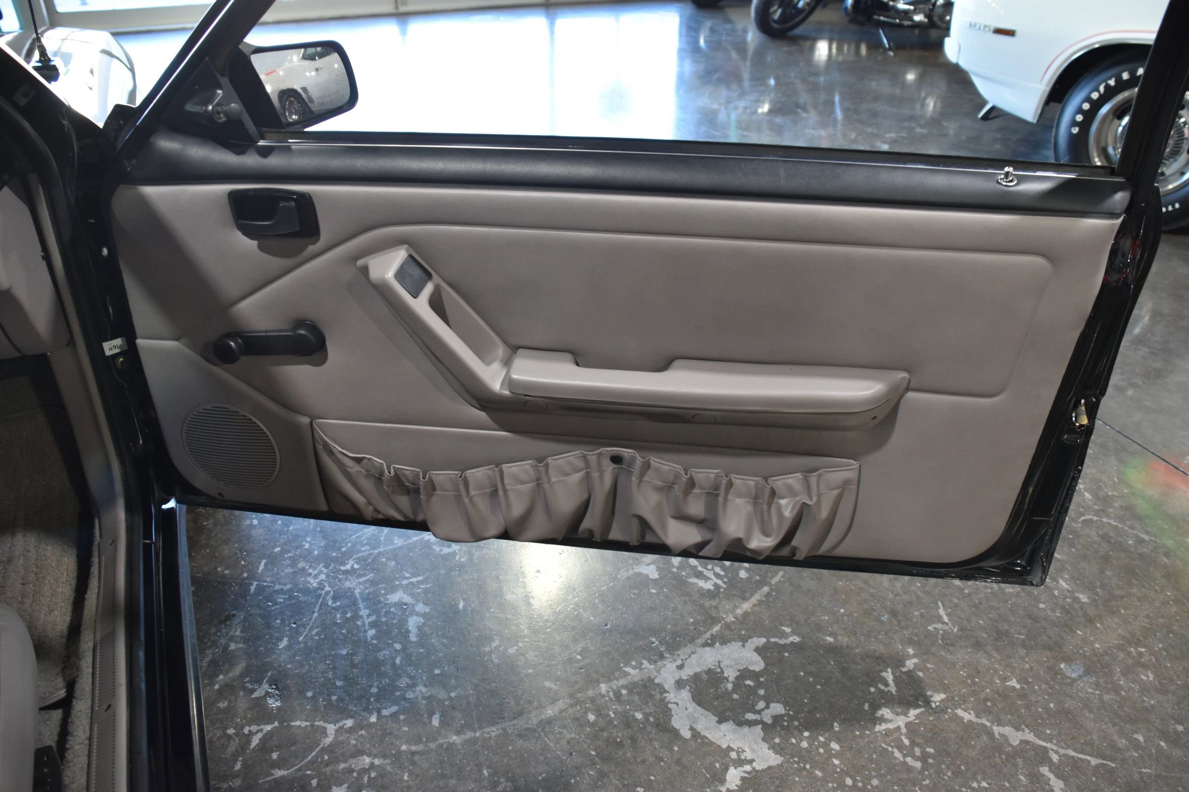 Used 1991 Ford Mustang LX RWD image 34