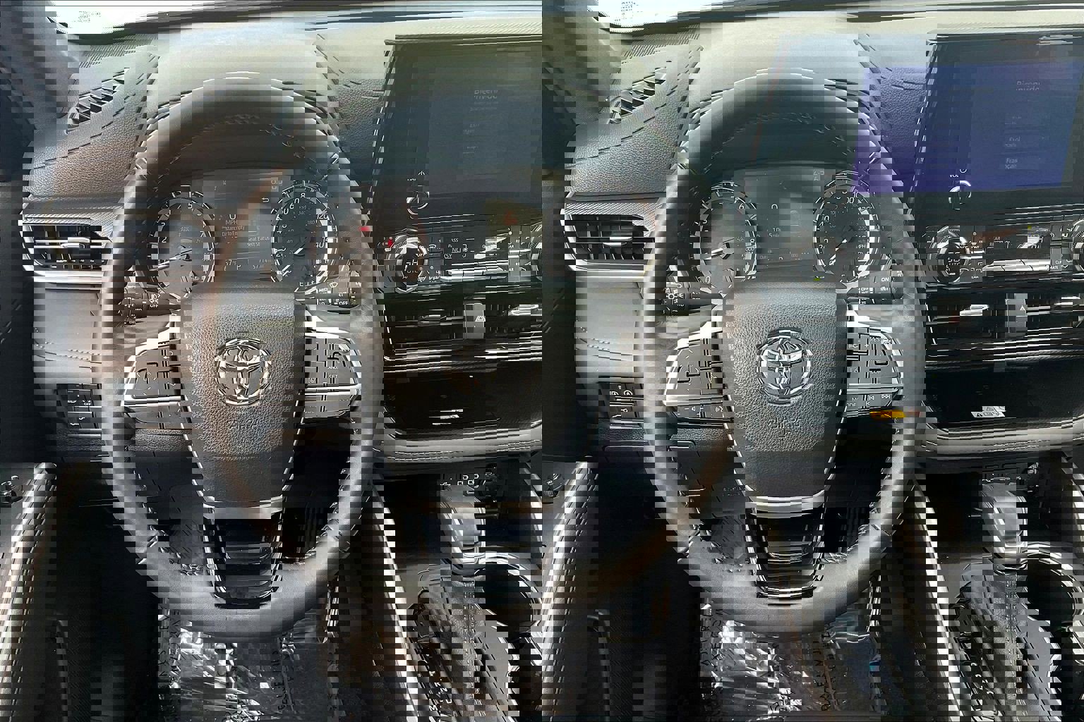 Used 2023 Toyota Highlander XSE image 6