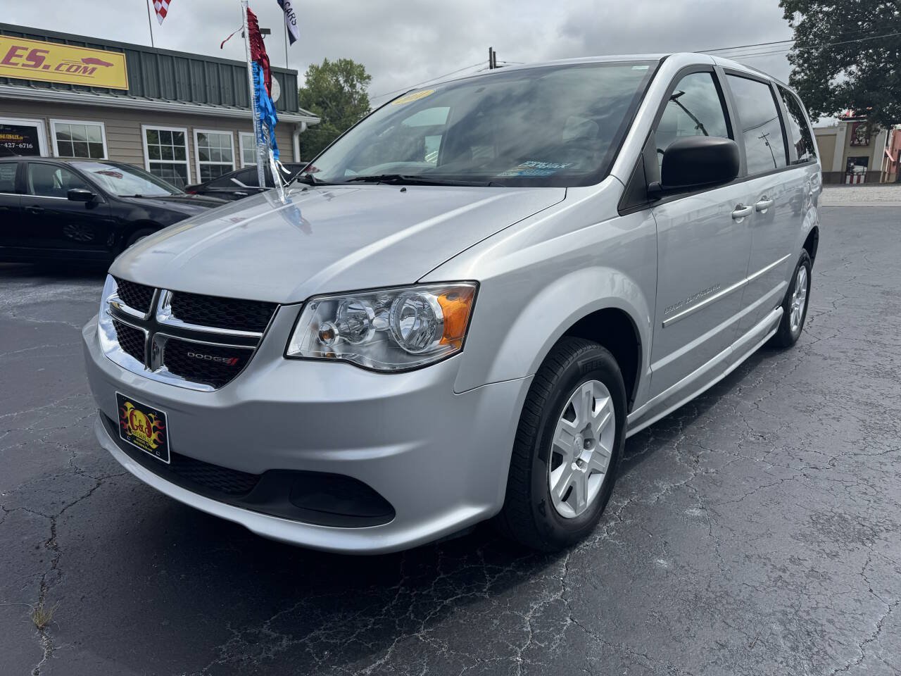 Used 2011 Dodge Grand Caravan Express w/ PWR Window Group FWD image 3
