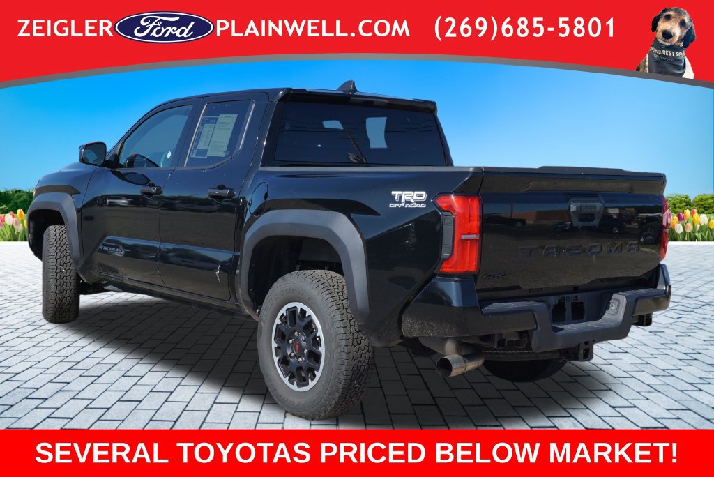 Used 2025 Toyota Tacoma TRD Off-Road AWD/4WD image 3