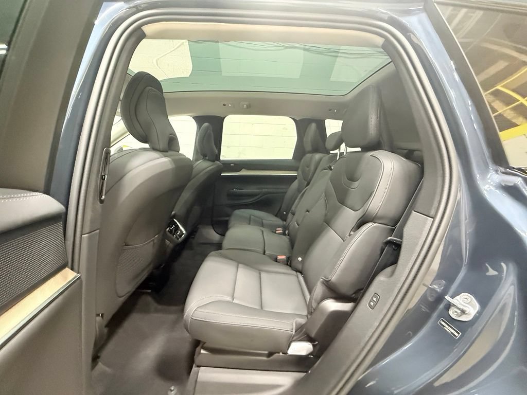 Used 2025 Volvo EX90 Ultra AWD/4WD image 36