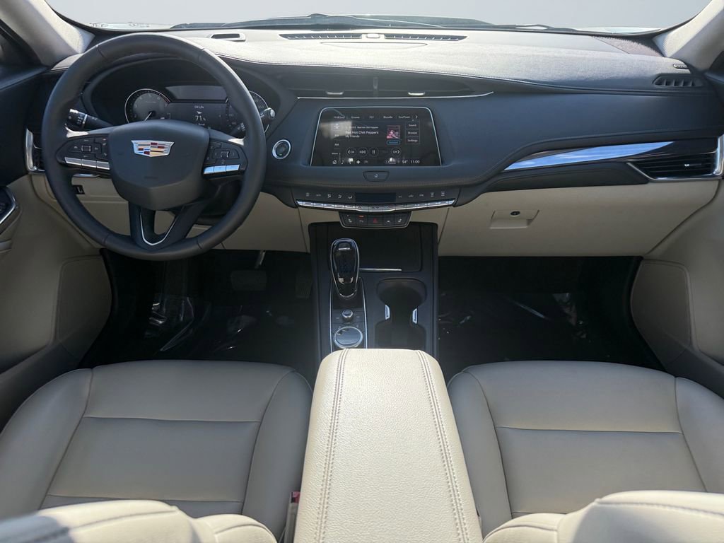 Used 2022 Cadillac XT4 Luxury w/ Cold Weather Package image 10