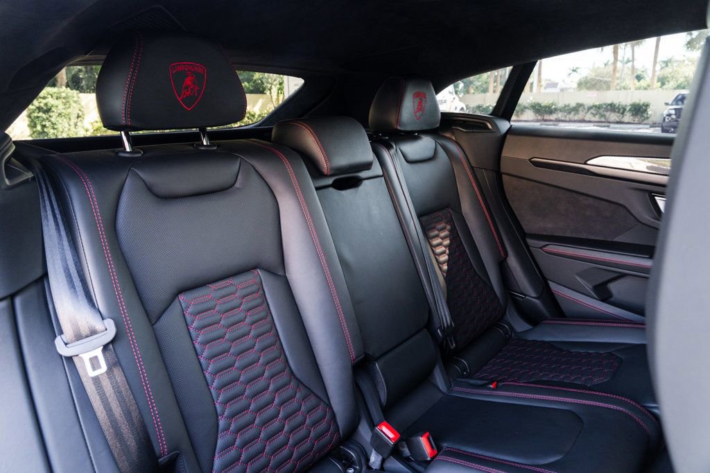 Used 2022 Lamborghini Urus image 23