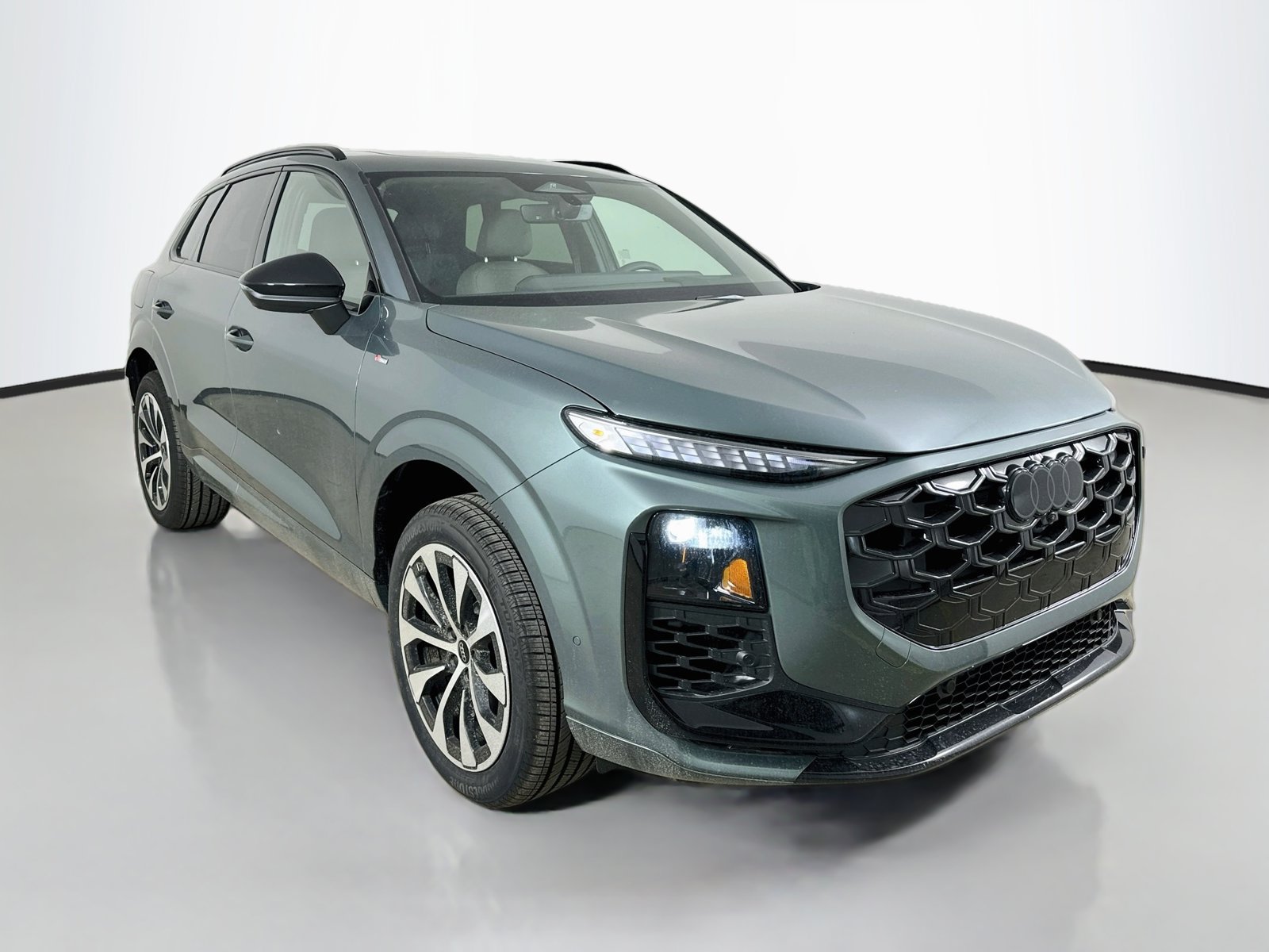 New 2026 Audi Q3 quattro 2.0T AWD/4WD image 3