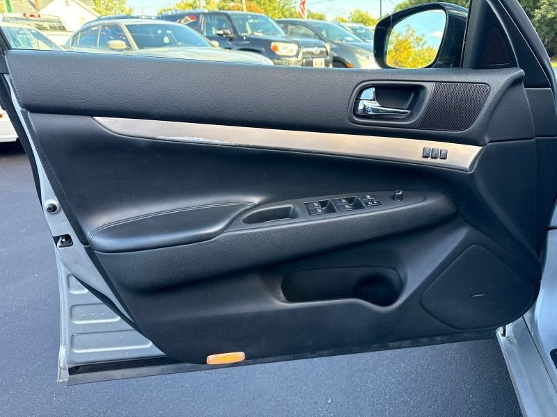 Used 2013 INFINITI G37 x Sedan w/ Premium Pkg AWD/4WD image 9