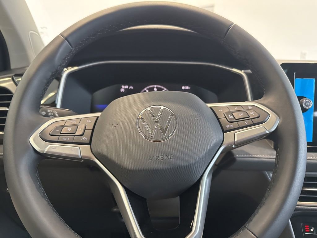 New 2026 Volkswagen Taos SE image 19