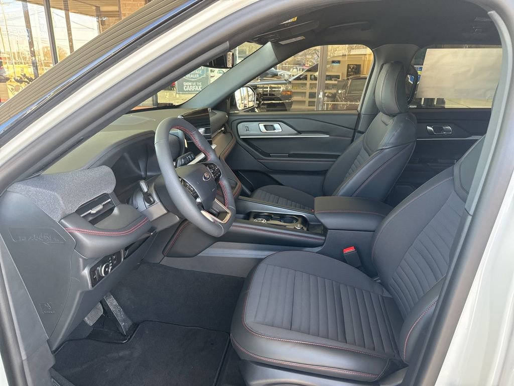 New 2026 Ford Explorer ST-Line w/ ST-Line Street Pack image 8