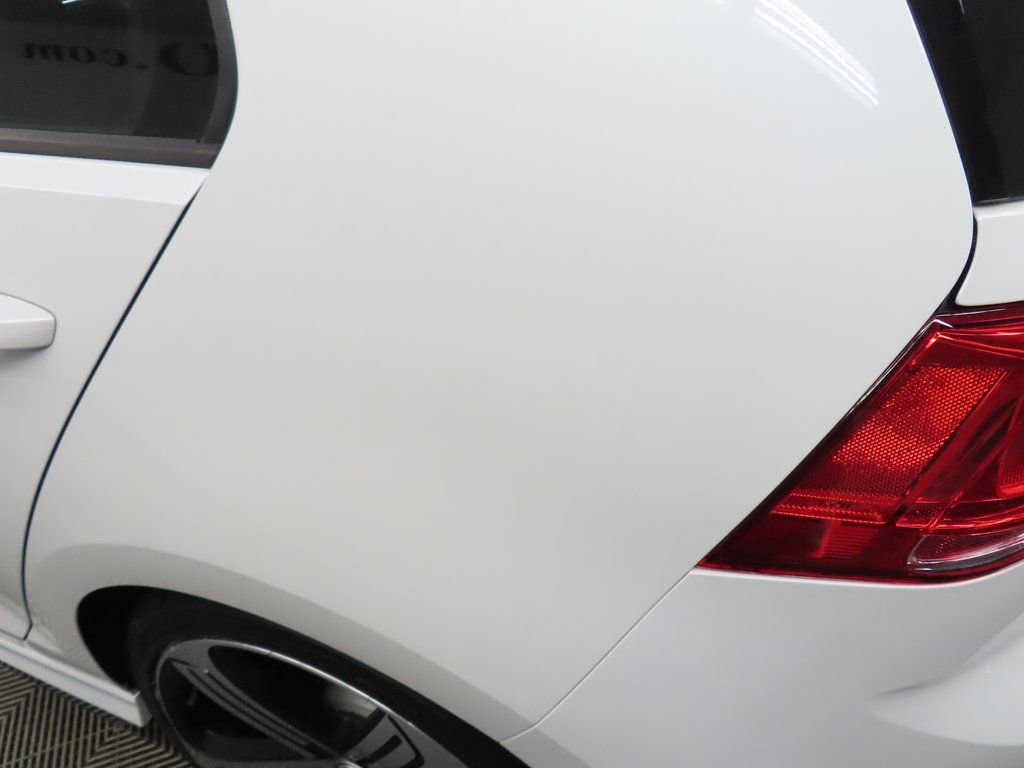 Used 2016 Volkswagen Golf R 4-Door image 32