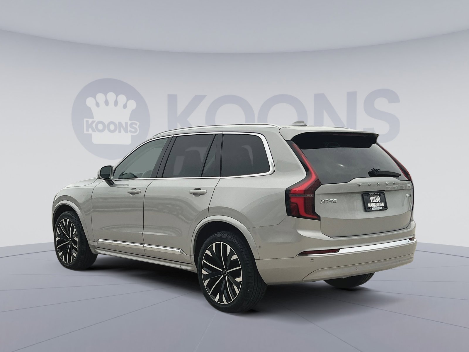 Used 2025 Volvo XC90 B6 Plus AWD/4WD image 14