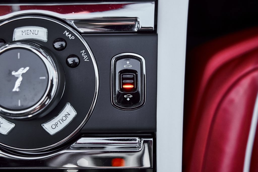 Used 2020 Rolls-Royce Wraith RWD image 61