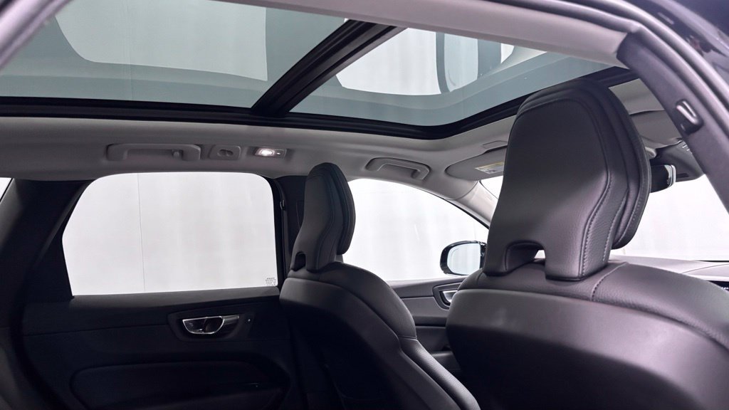 Certified 2024 Volvo XC60 B5 Plus w/ Protection Package Premier AWD/4WD image 26
