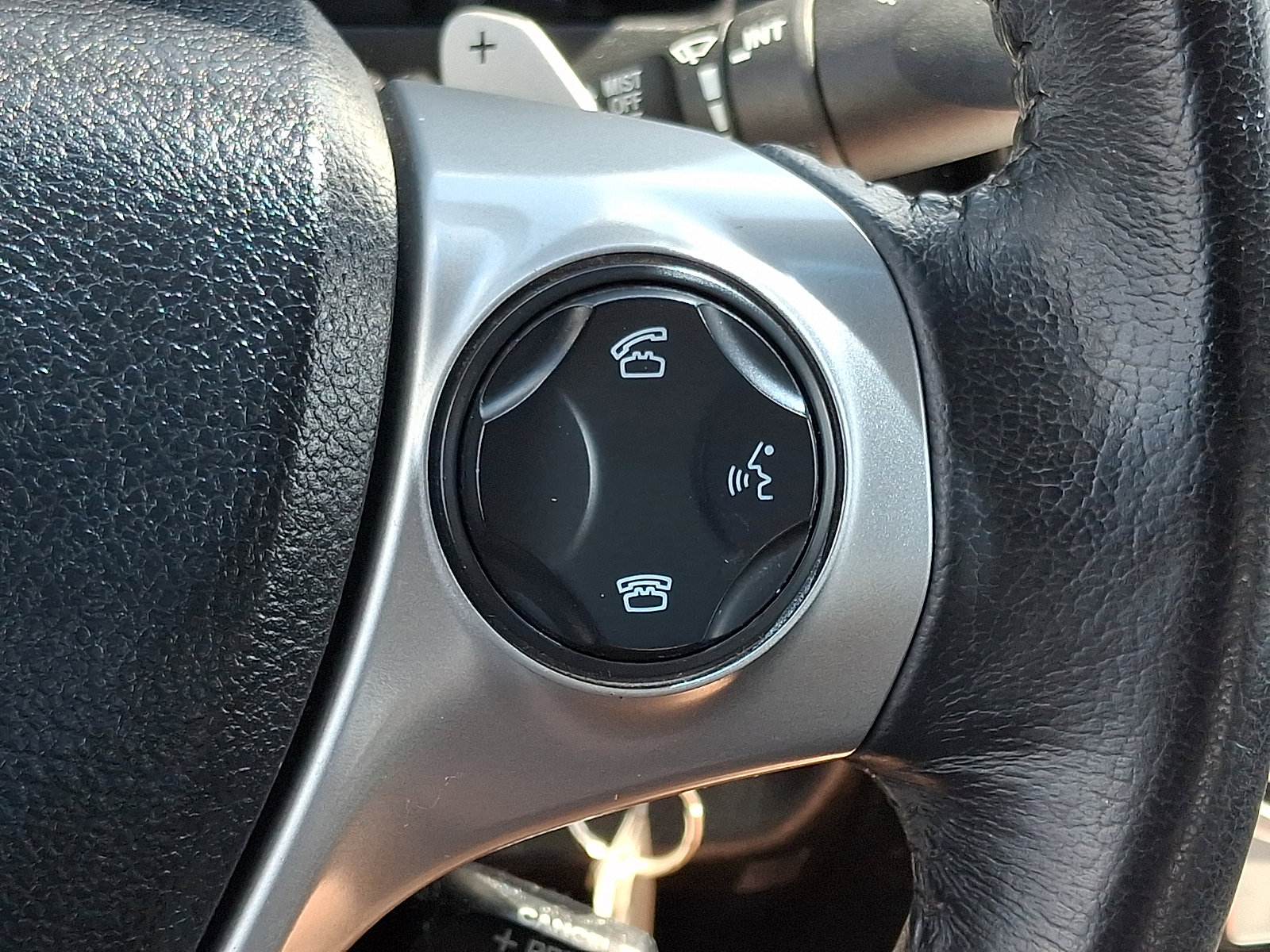 Used 2014 Toyota Camry SE FWD image 22