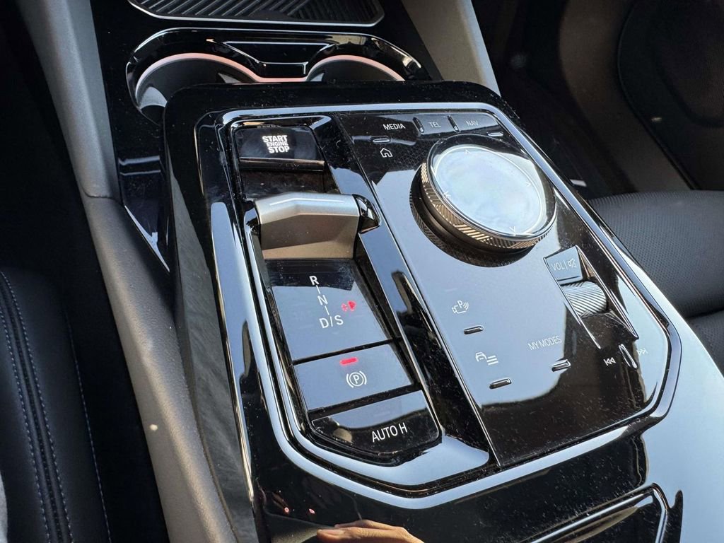 Used 2026 BMW 550e xDrive image 14