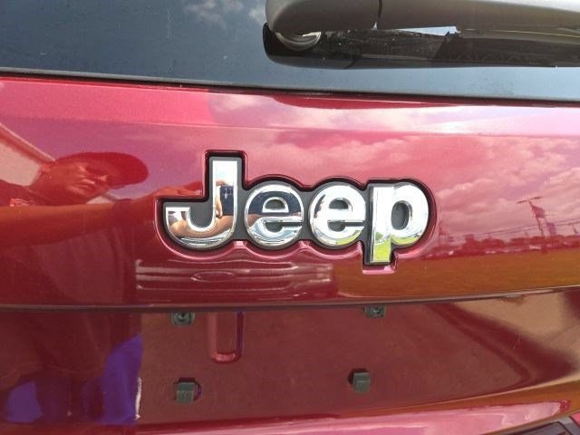 Used 2022 Jeep Grand Cherokee Laredo w/ All-Weather Capability Group AWD/4WD image 58