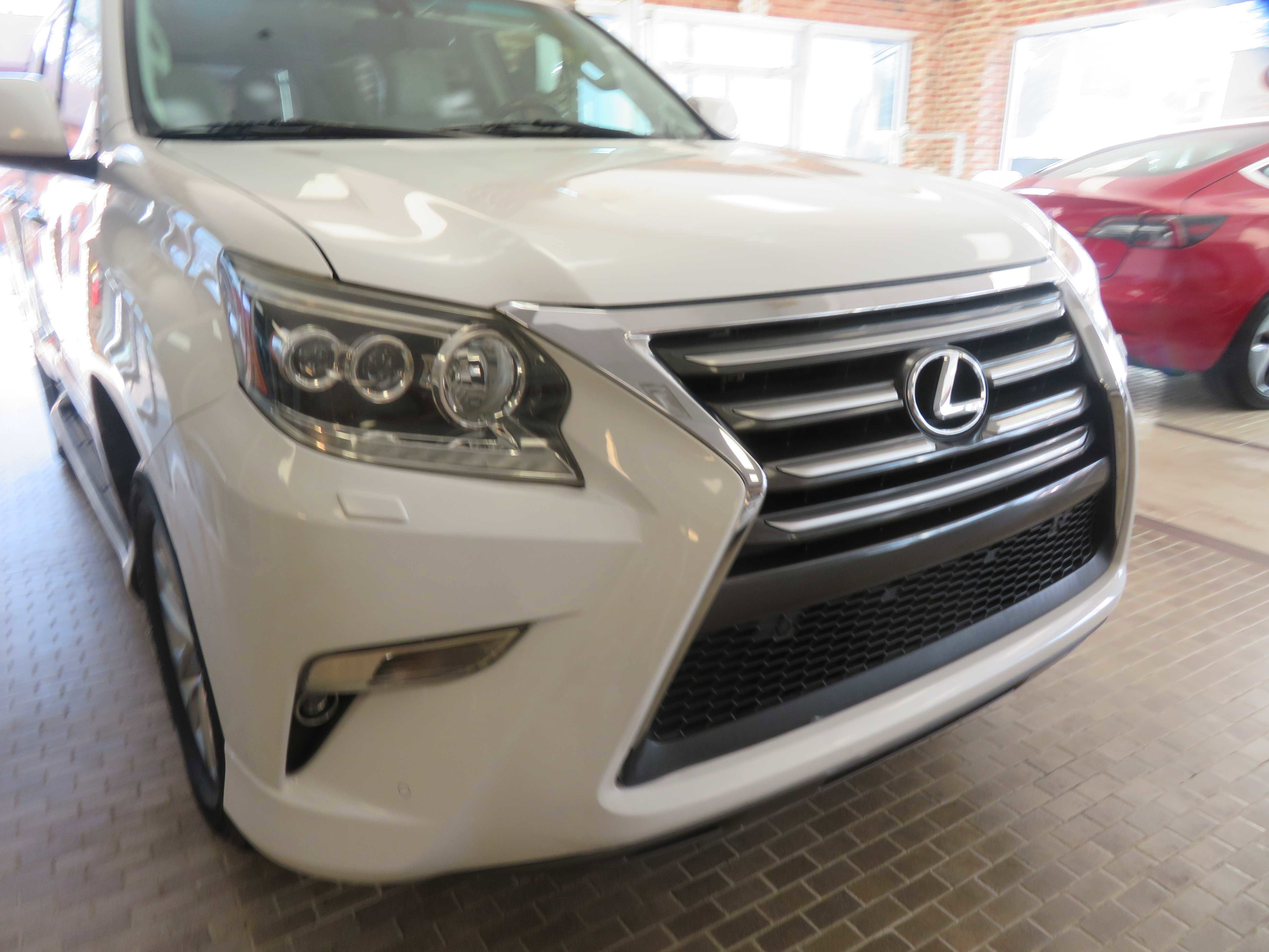 Used 2014 Lexus GX 460 w/ Premium Package image 63