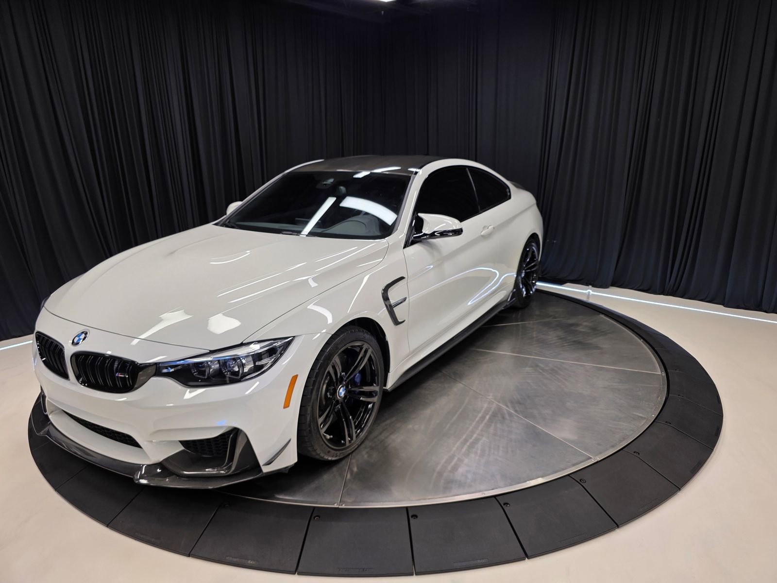Used 2020 BMW M4 Coupe RWD image 11