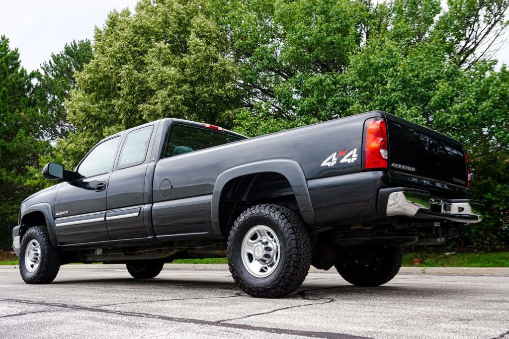 Used 2004 Chevrolet Silverado 2500 LS AWD/4WD image 25