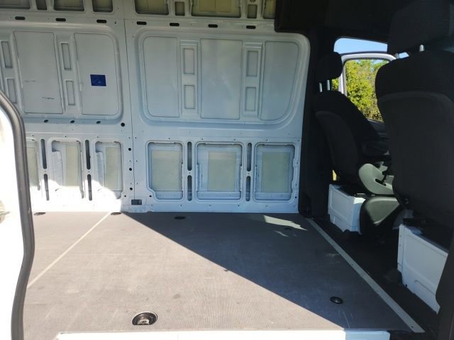 Used 2024 Mercedes-Benz Sprinter 2500 image 23