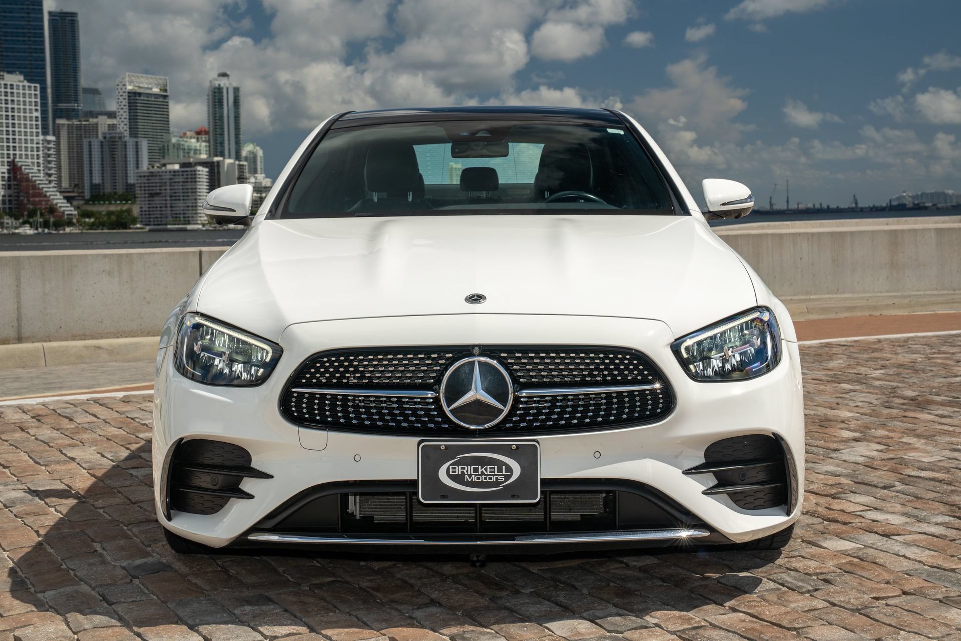 Used 2023 Mercedes-Benz E 350 4MATIC Sedan image 3