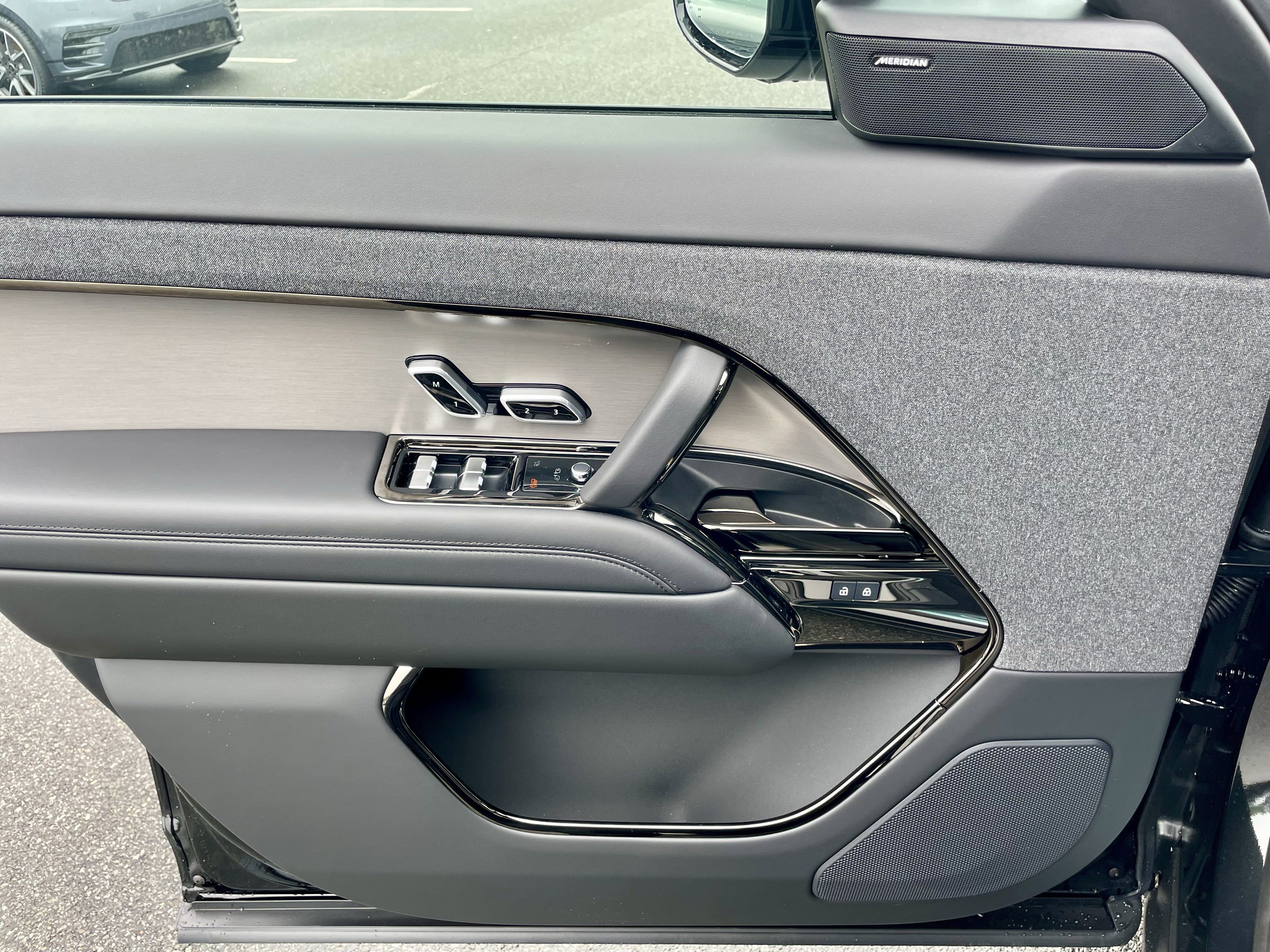 New 2025 Land Rover Range Rover Sport Dynamic SE image 12