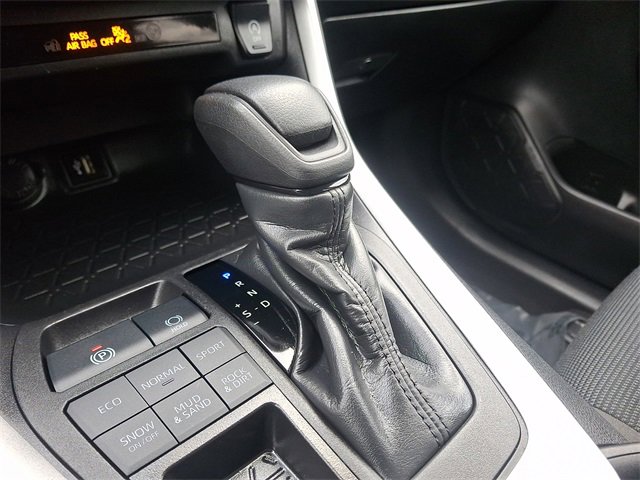 Used 2024 Toyota RAV4 LE image 14