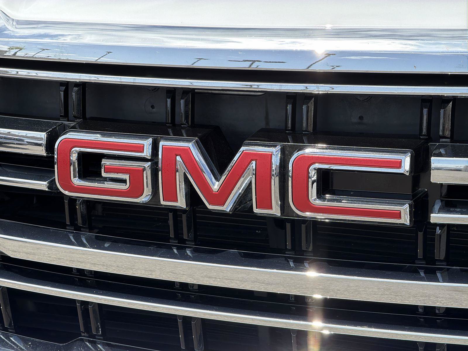 Used 2024 GMC Yukon SLT RWD image 30