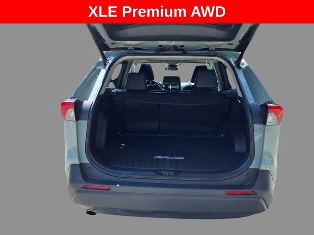 Used 2022 Toyota RAV4 XLE Premium AWD/4WD image 7