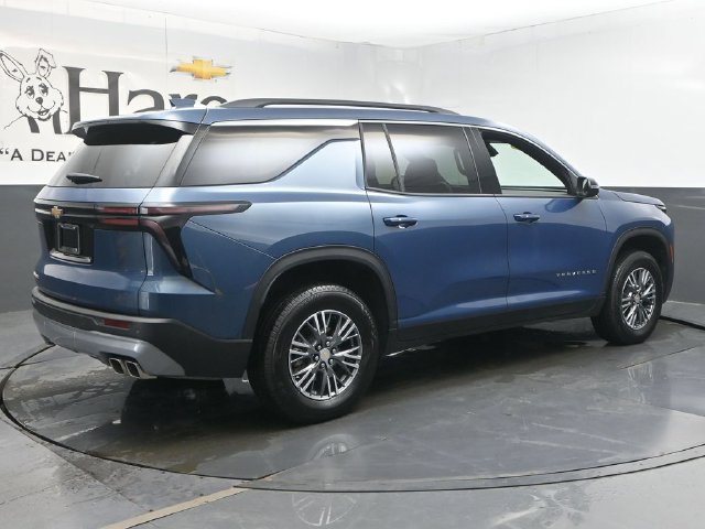 Used 2025 Chevrolet Traverse LT FWD image 57
