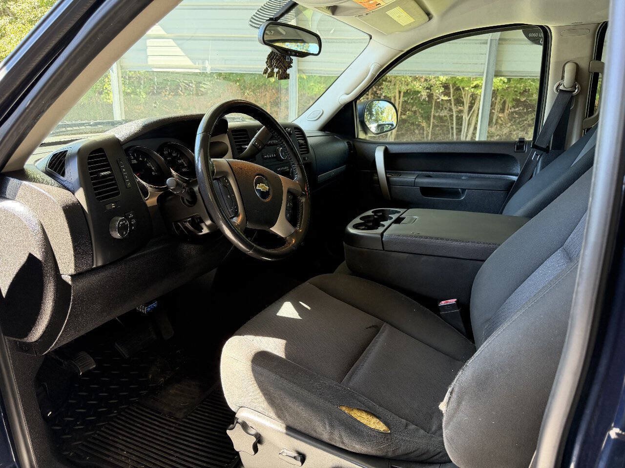 Used 2011 Chevrolet Silverado 1500 LT w/ All-Star Edition AWD/4WD image 3