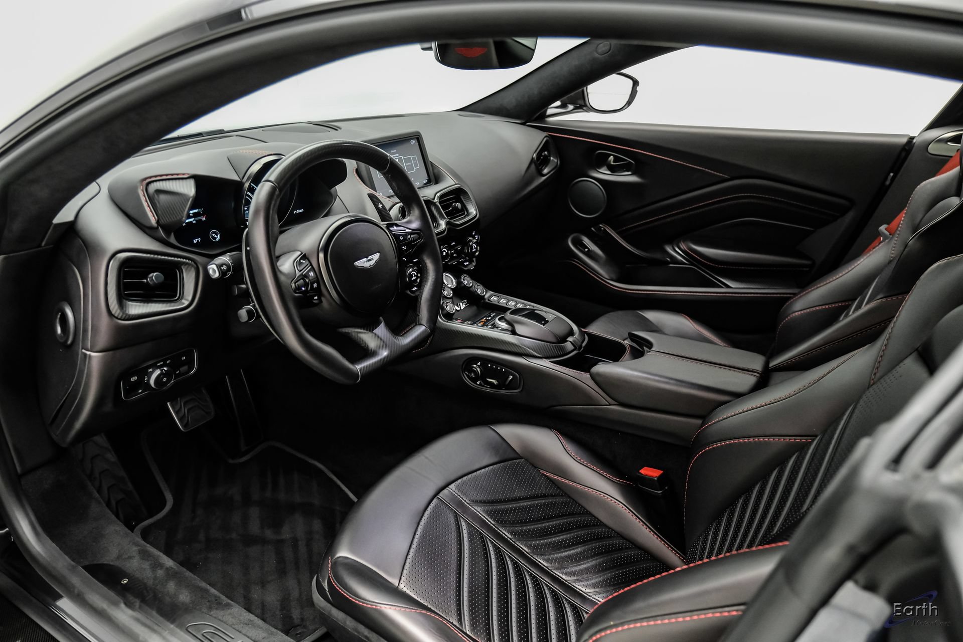 Used 2023 Aston Martin V12 Vantage RWD image 2