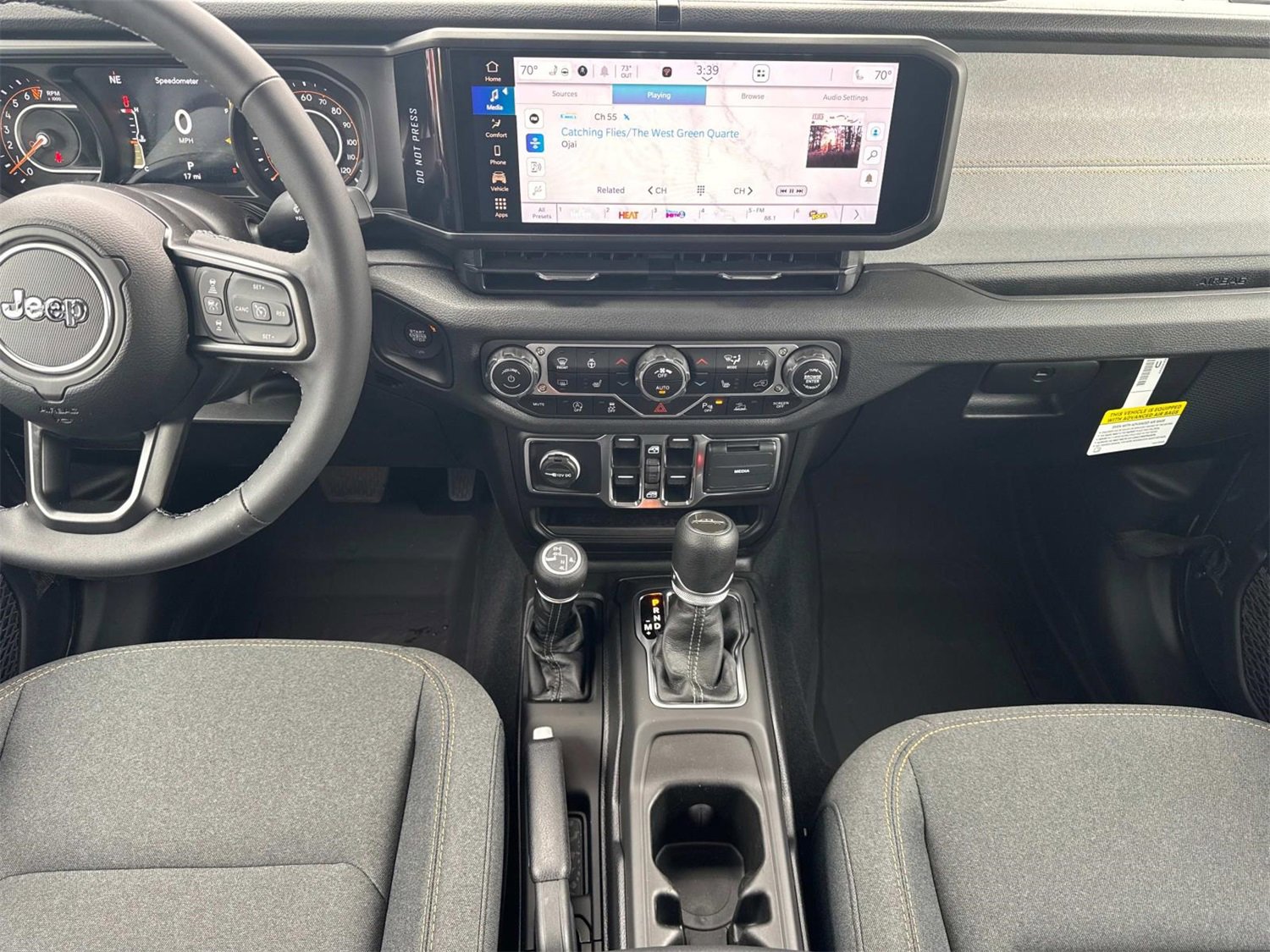 New 2025 Jeep Gladiator Sport image 17