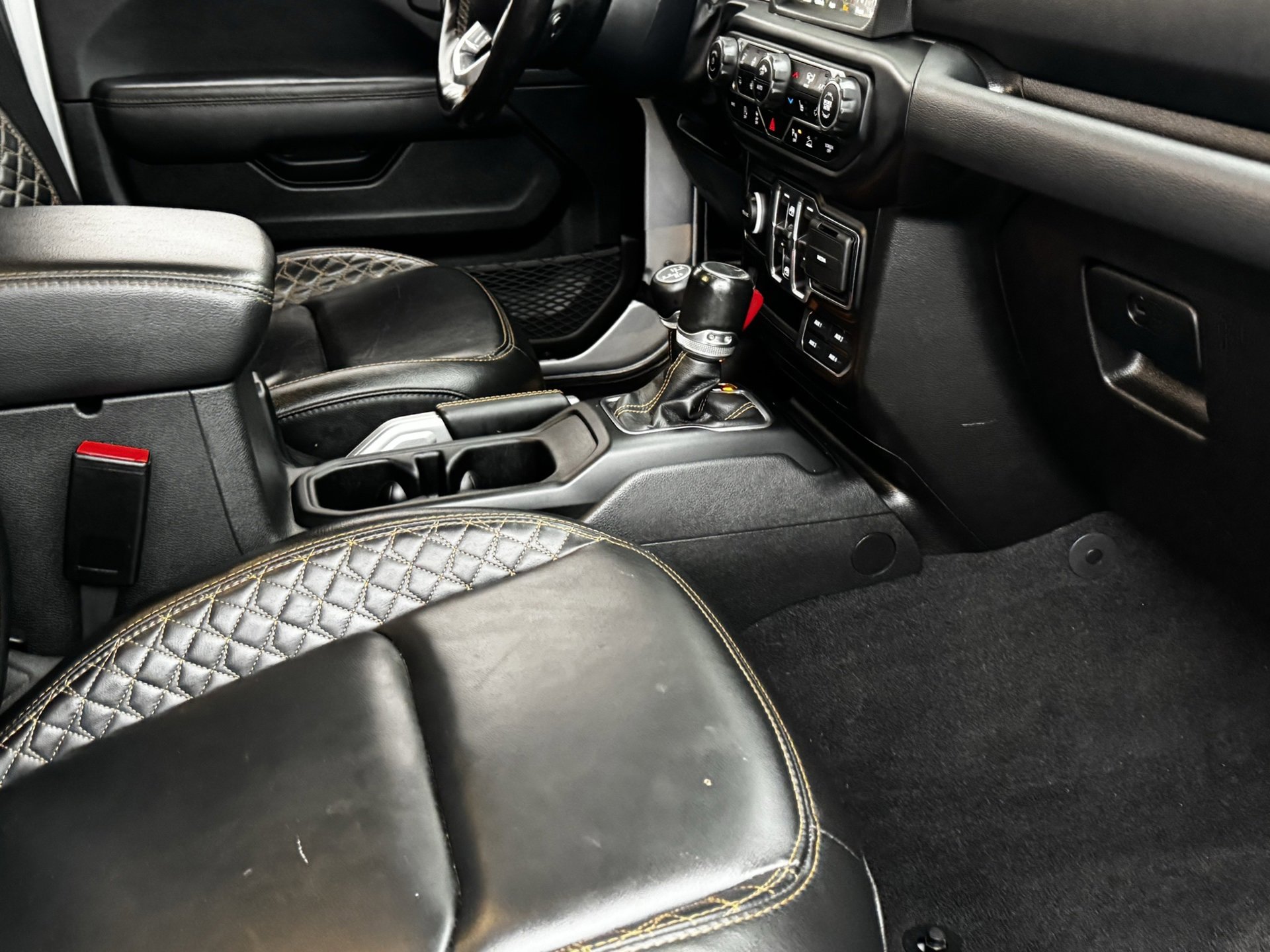 Used 2022 Jeep Gladiator Overland image 7