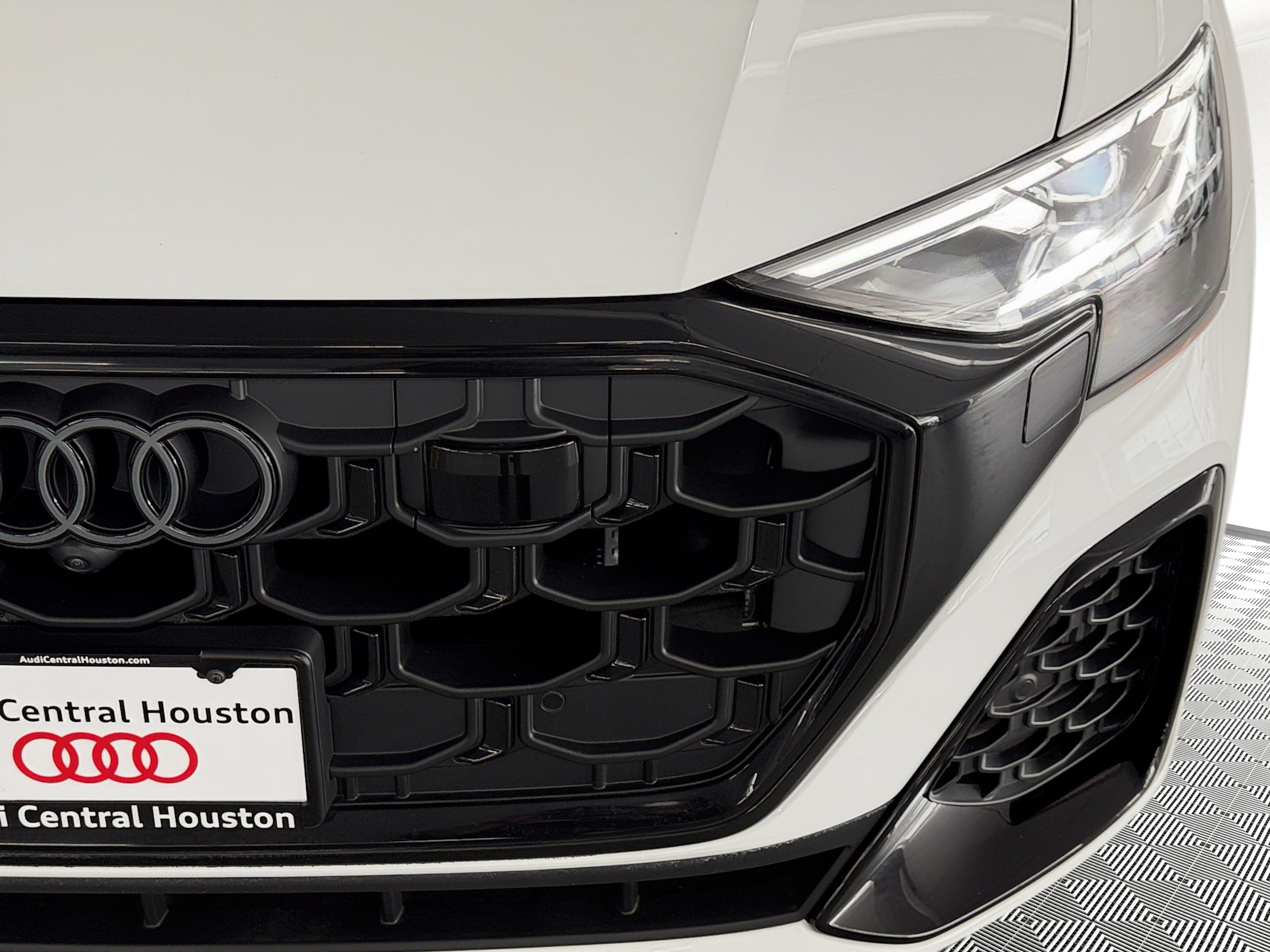 New 2026 Audi SQ8 Premium Plus AWD/4WD image 11