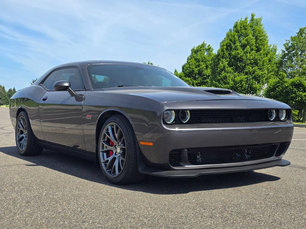 Used 2016 Dodge Challenger SRT w/ Technology Group RWD image 7