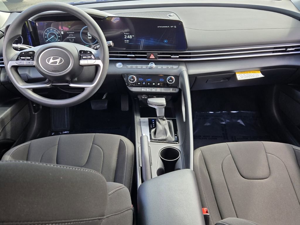 Certified 2024 Hyundai Elantra SEL FWD image 12