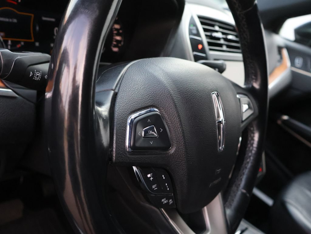 Used 2017 Lincoln MKC Reserve FWD image 18