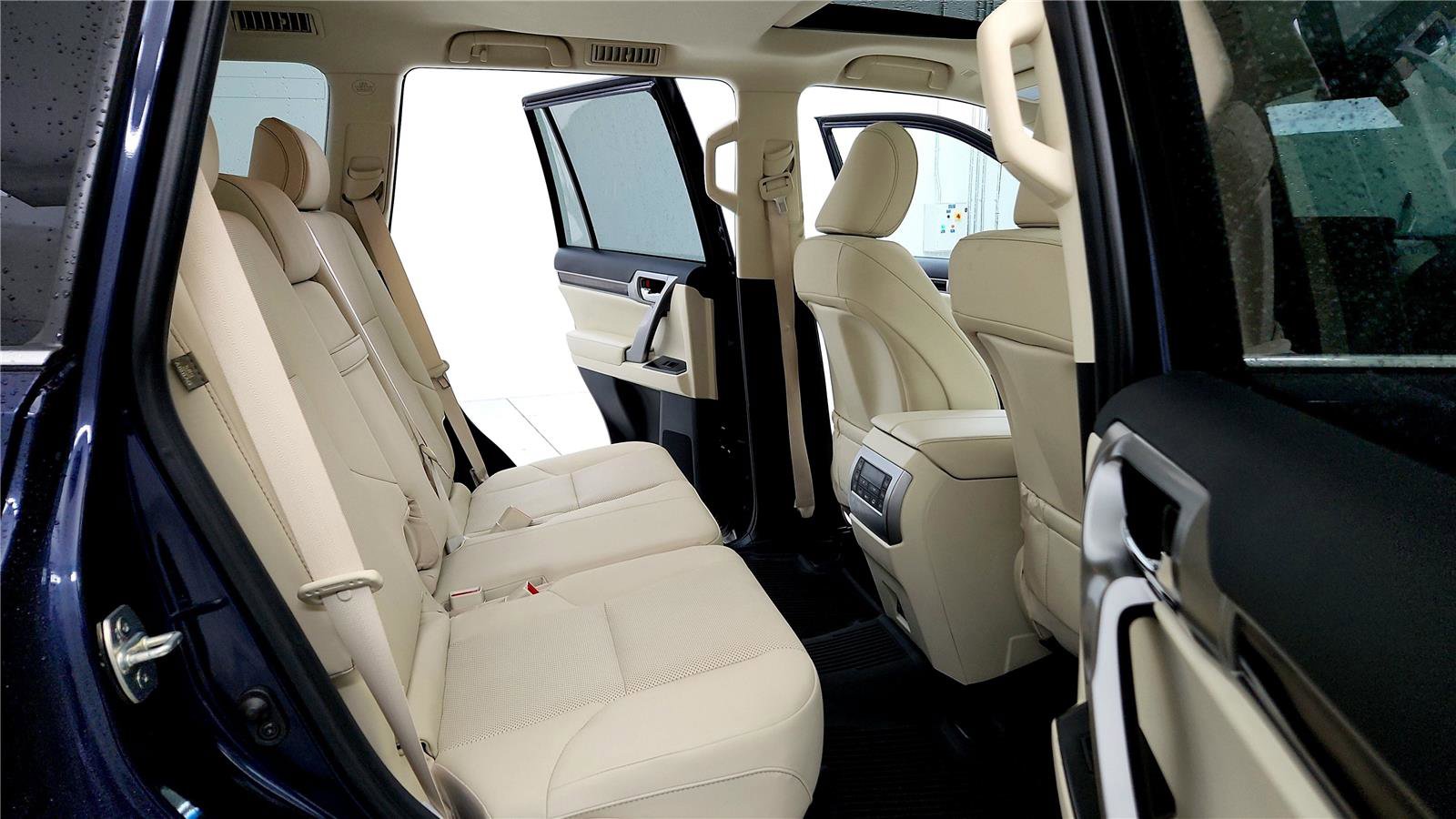 Used 2023 Lexus GX 460 Premium w/ Premium Package image 18