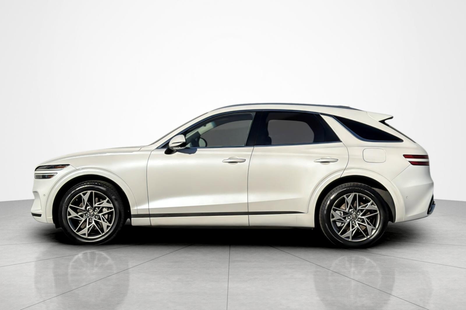 Used 2023 Genesis GV70 2.5T w/ Advanced Package image 2