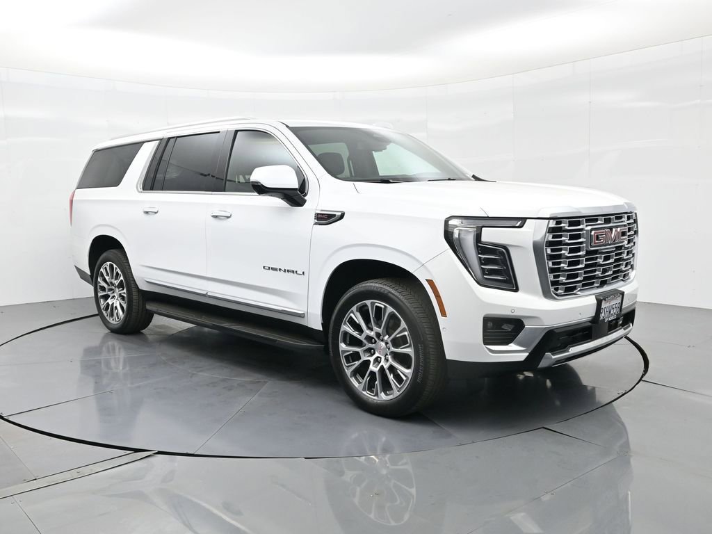 Used 2025 GMC Yukon XL Denali image 4
