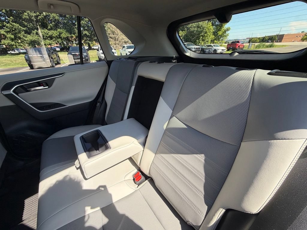 Used 2019 Toyota RAV4 Limited w/ Advanced Technology Package AWD/4WD image 8