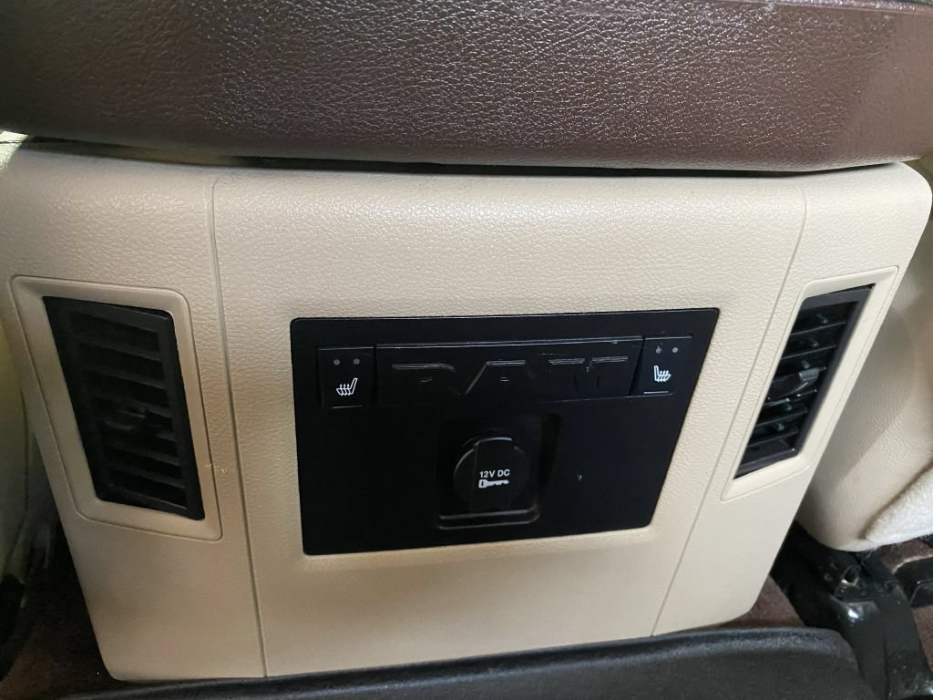Used 2016 RAM 1500 Laramie w/ Convenience Group RWD image 7