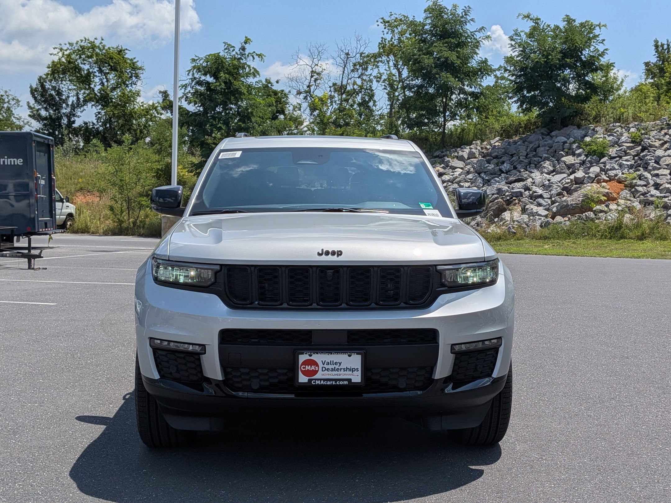 New 2025 Jeep Grand Cherokee L Limited w/ Luxury Tech Group II AWD/4WD image 2