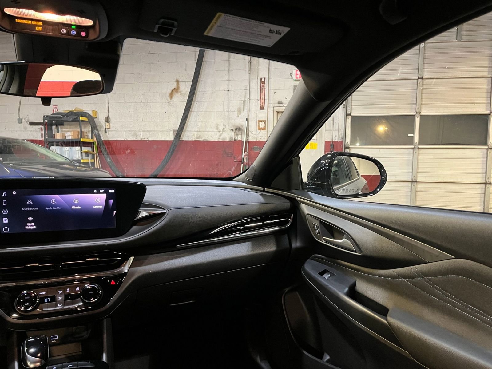 Used 2025 Buick Envista Sport Touring image 34