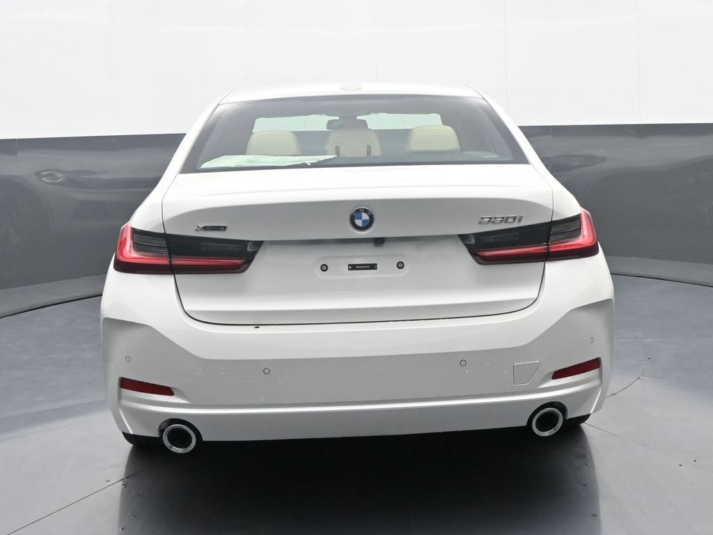 New 2026 BMW 330i xDrive Sedan w/ Premium Package AWD/4WD image 6