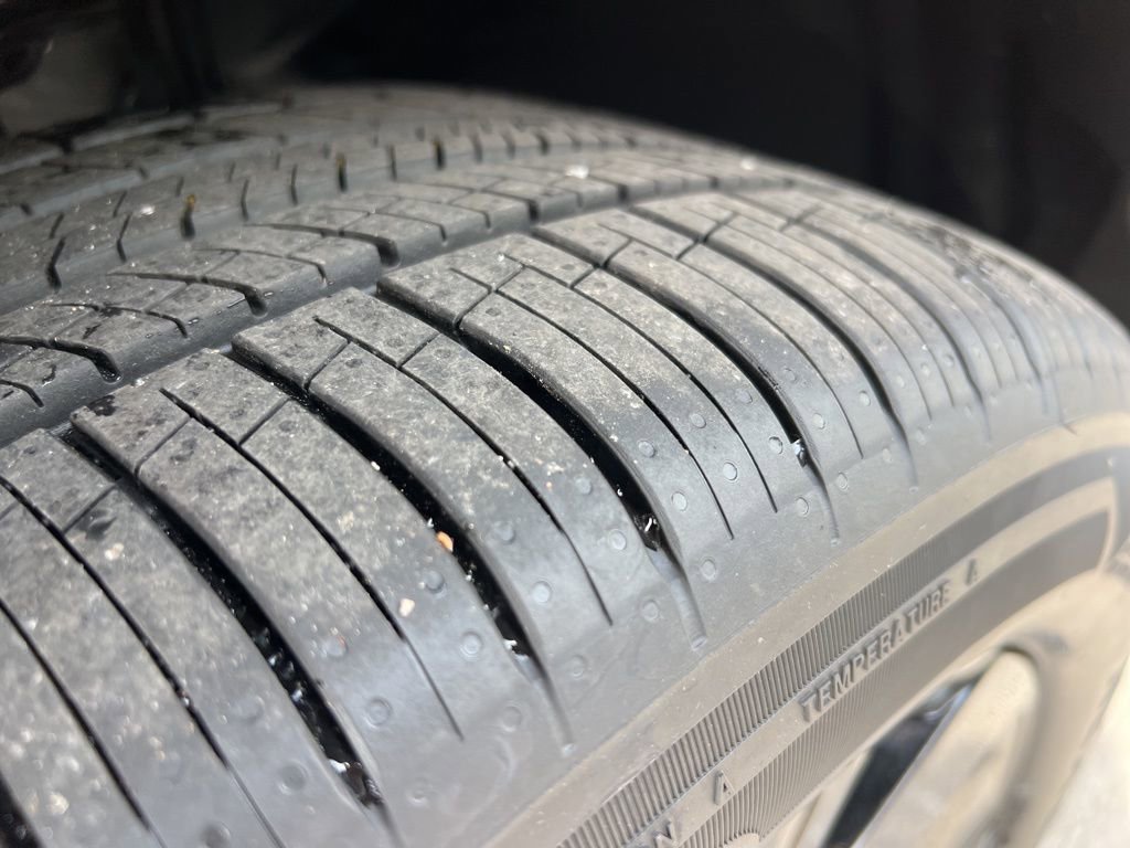 New 2026 Volkswagen Atlas Cross Sport SE image 8